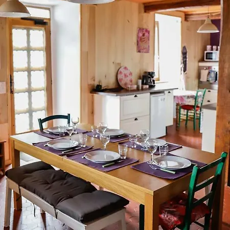 Дом отдыха Maison Du Coue Pyrenees Mourtis Gite Jusqu'A 12 Pers